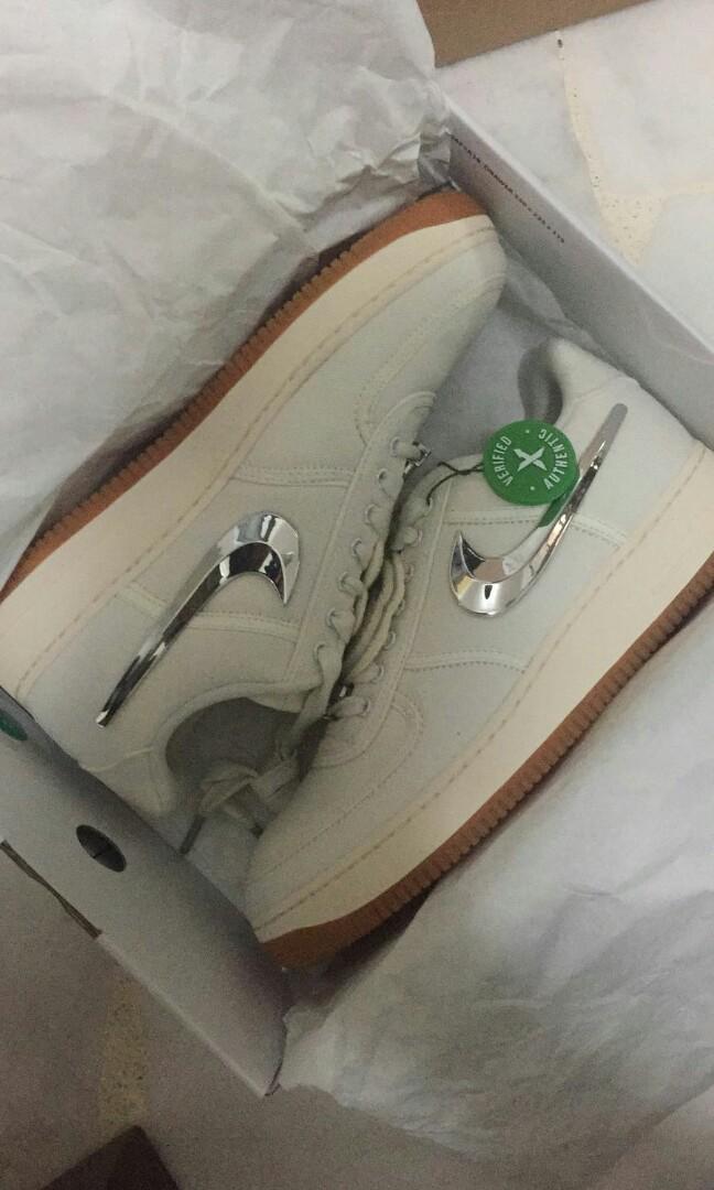 Travis scott air force 1 glow in discount the dark