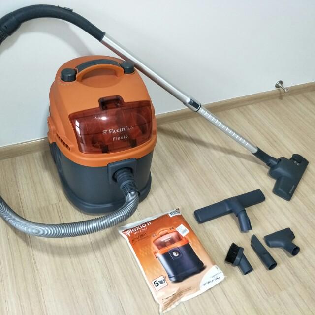 Electrolux Wet & Dry Vacuum Cleaner Z931, TV & Home Appliances, Vacuum