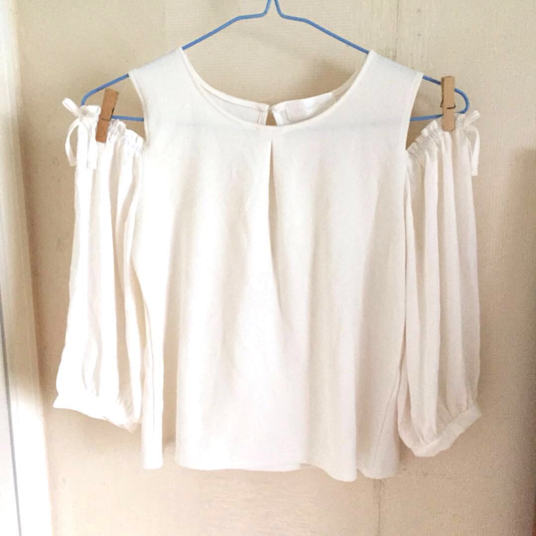 日本全新白色露肩上衣貴牌abc Une Face Women S Fashion Women S