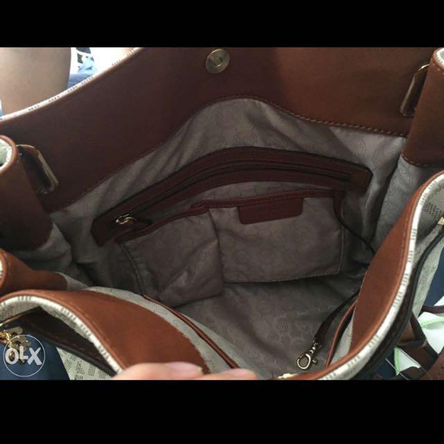 Authentic Michael Kors Bag (Category: Luxury Bags & Wallets) located in Antipolo. Submitted by tereg (Listing ID 57269926, Image 3). Description: Brand new Authentic MK Large Bag Given as a gift from US Price negotiable For fast transaction, please send SMS to 09985385860 No swaps please.