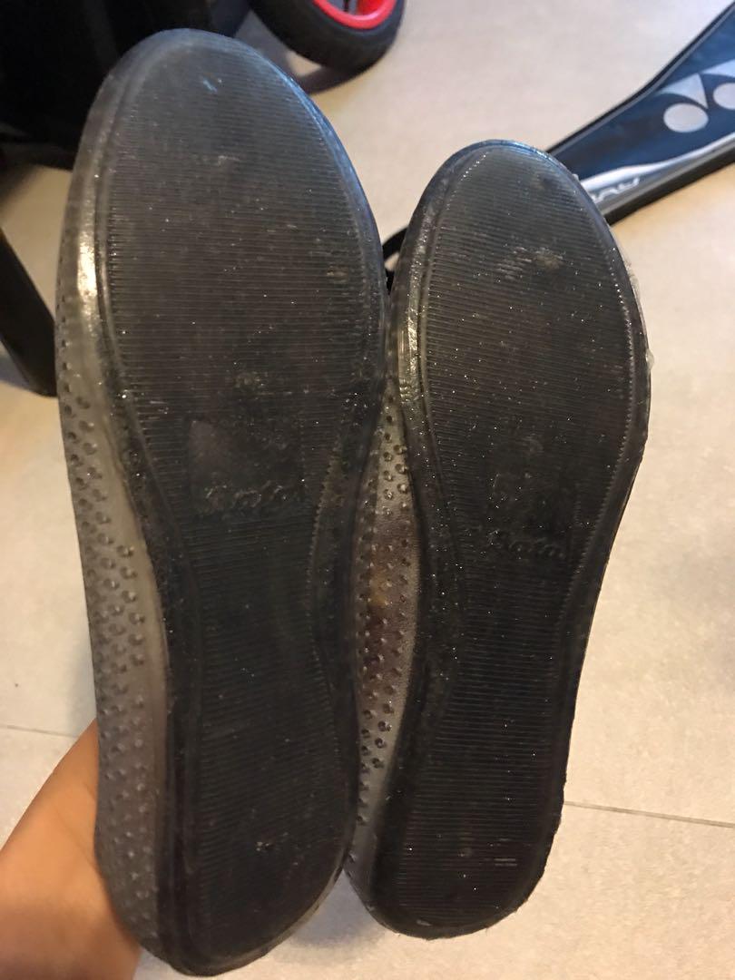 Bata flat Rain shoes almost NEW