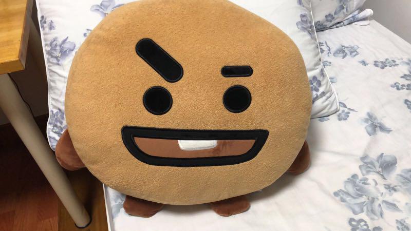 BT21 SHOOKY CUSHION (LARGE), Hobbies & Toys, Memorabilia & Collectibles,  Fan Merchandise on Carousell