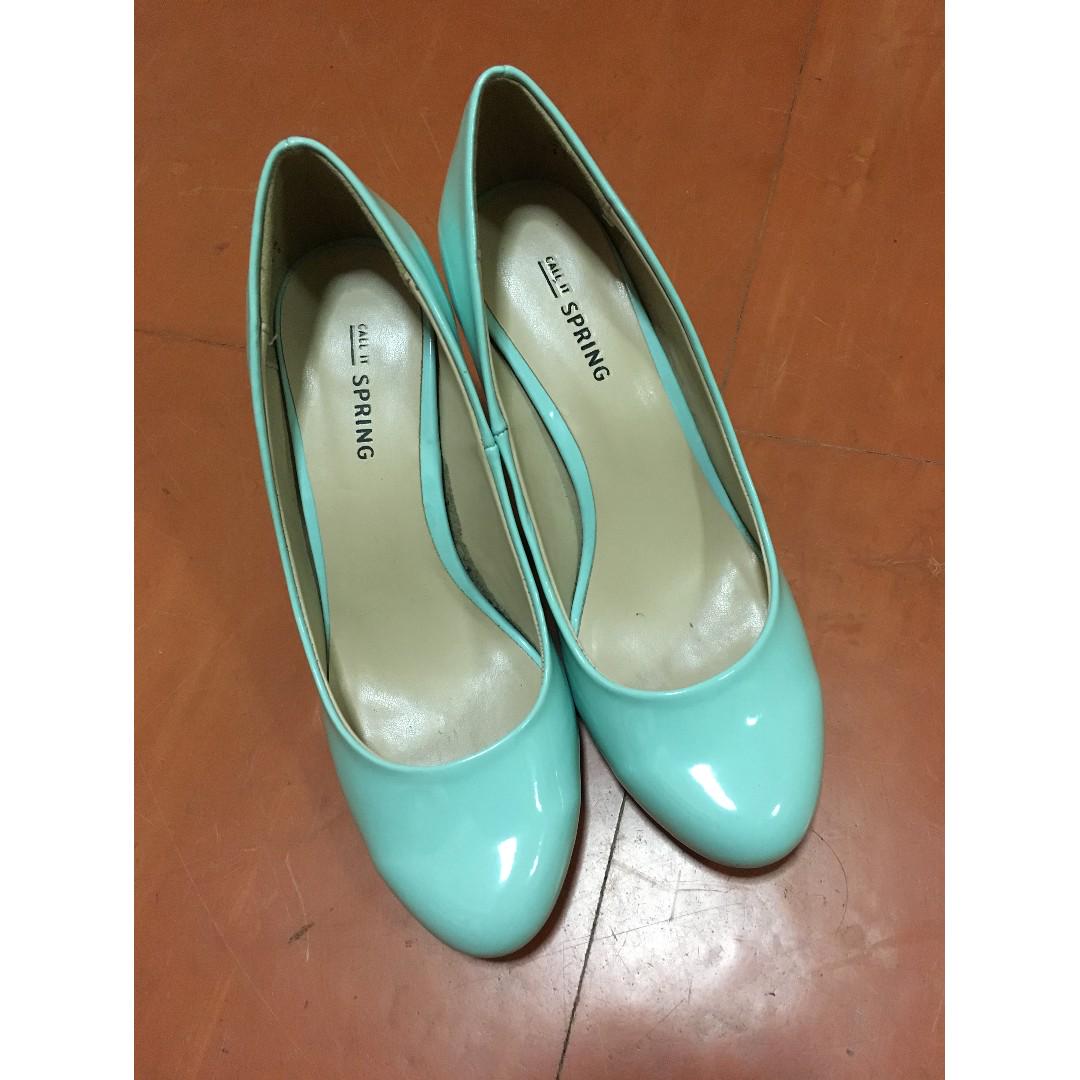 Call It Spring mint green pumps (Category: Slippers and slides) located in Quezon City. Submitted by jonisells (Listing ID 186279793, Image 1). Description: Slightly used only In very good, almost brand-new condition 👌 RFS: decluttering Size: US 6 / EU 36 Colour: mint green Heel height: roughly 3 inches Original price: P1,995.00.