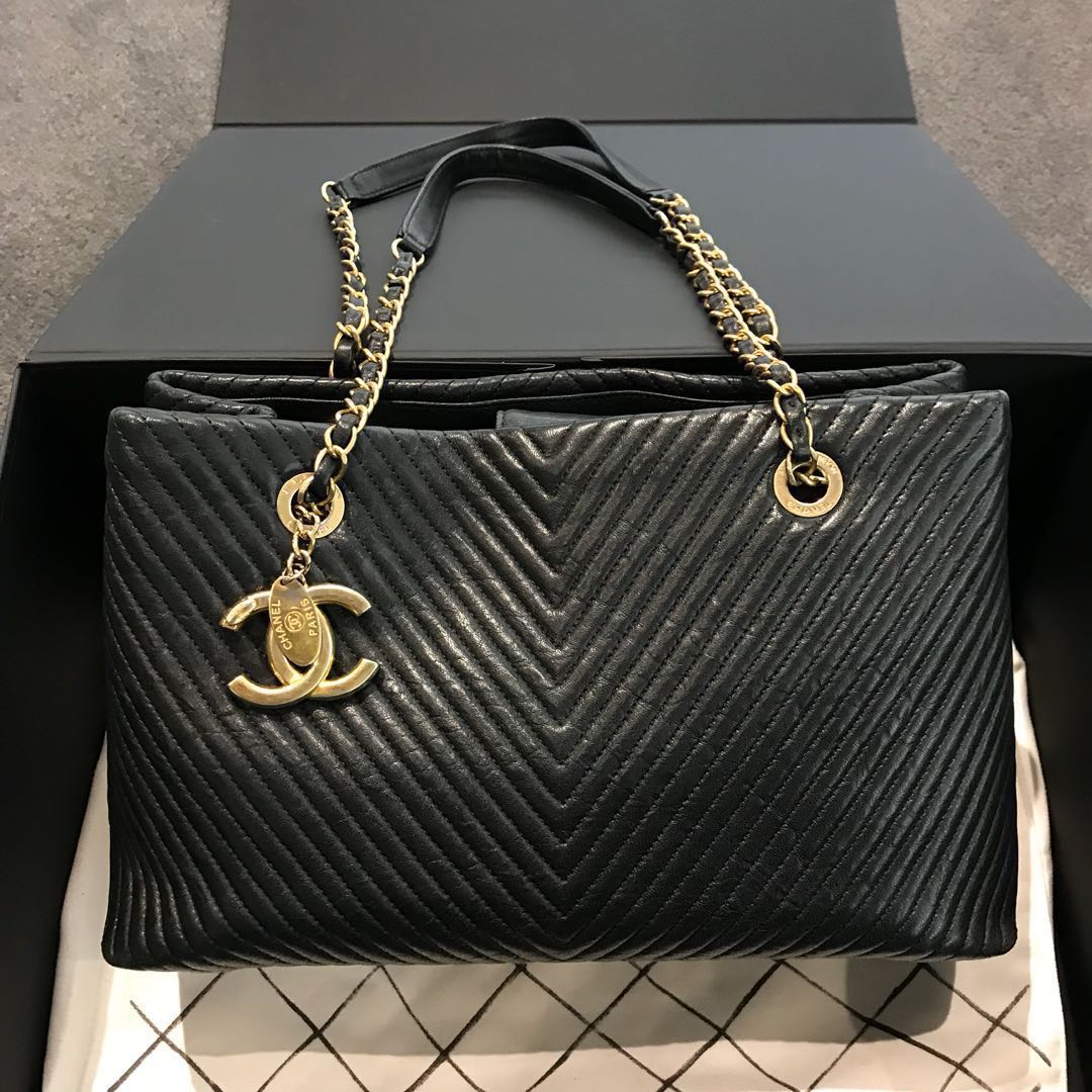 chanel chevron tote