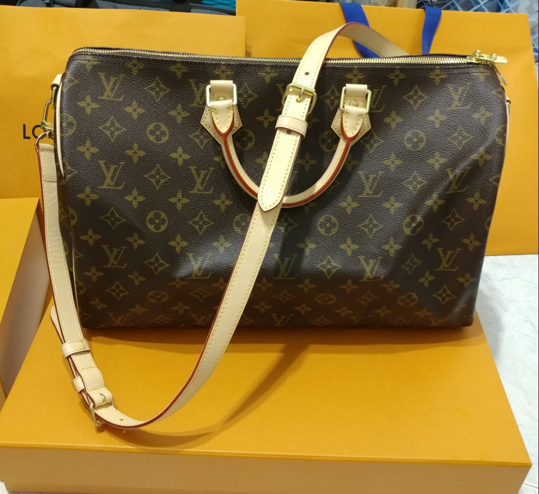 Louis Vuitton Speedy 40 bandouliere, Luxury, Bags & Wallets on Carousell