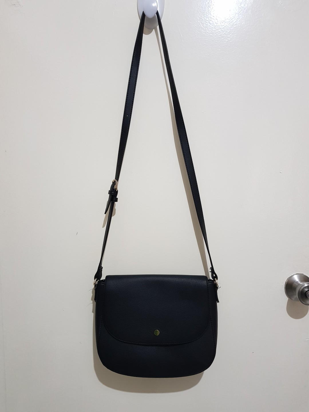 Old navy sling sales bag