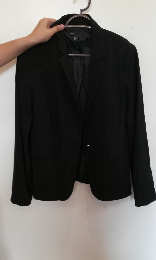 Black slim fit blazer, Women's Fashion, Coats, Jackets and Outerwear on