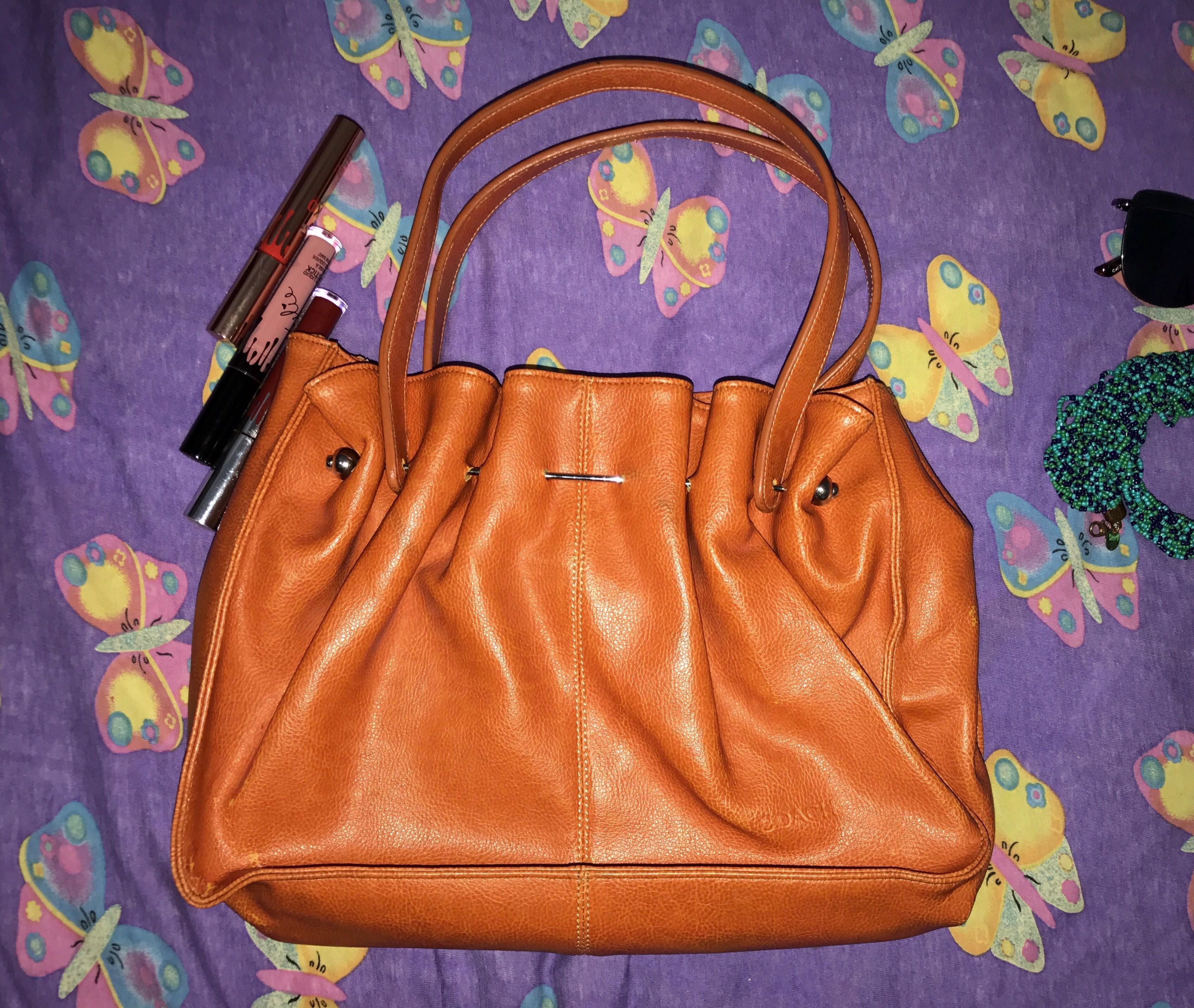 Coach (Sale), Women's Fashion, Bags & Wallets, Crossbody Bags on Carousell