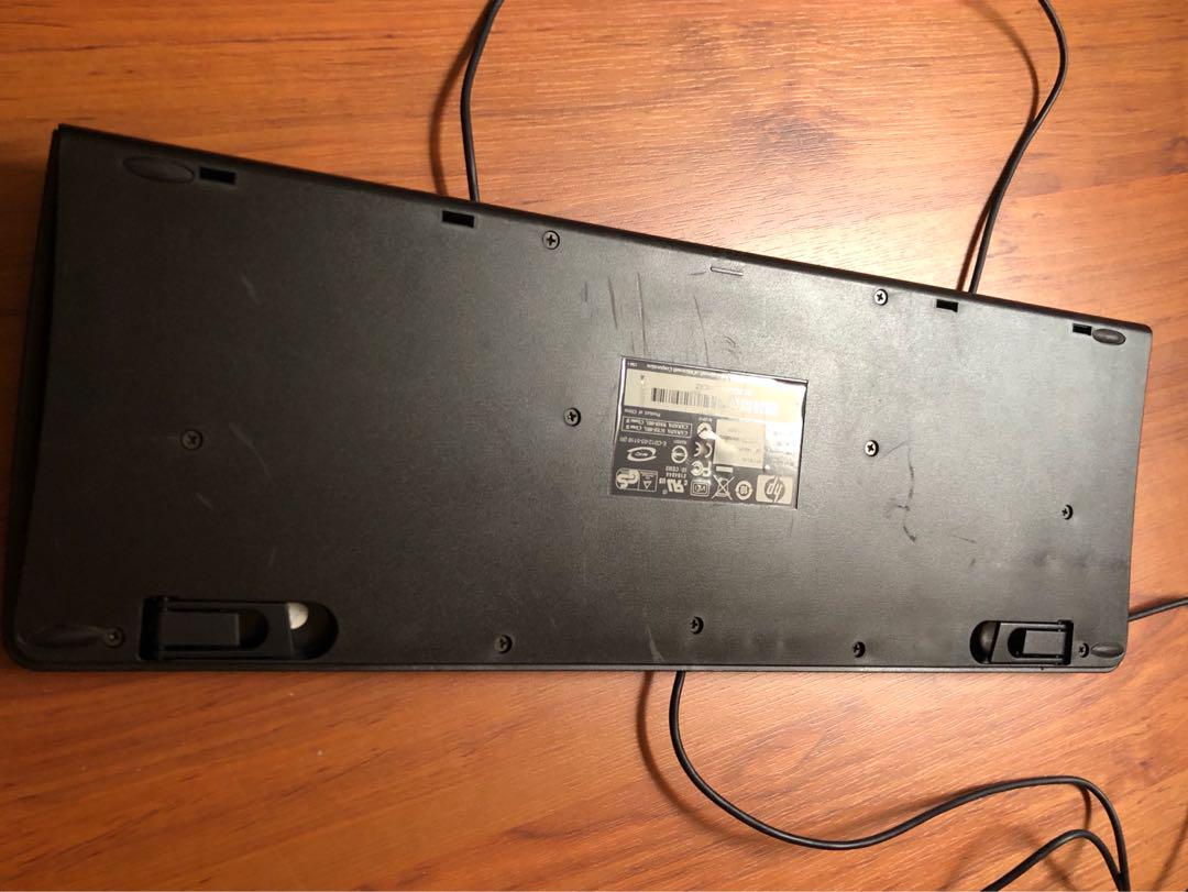 Computer Keyboard (Category: Computer Keyboard) located in Singapore. Submitted by pi_na (Listing ID 186400327, Image 2). Description: In working condition. Not for fussy buyers. .