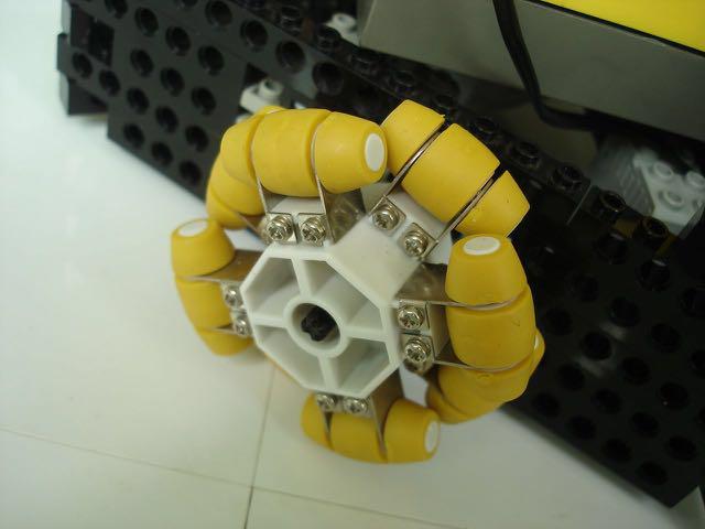 Holonomic omni directional wheels Lego compatible