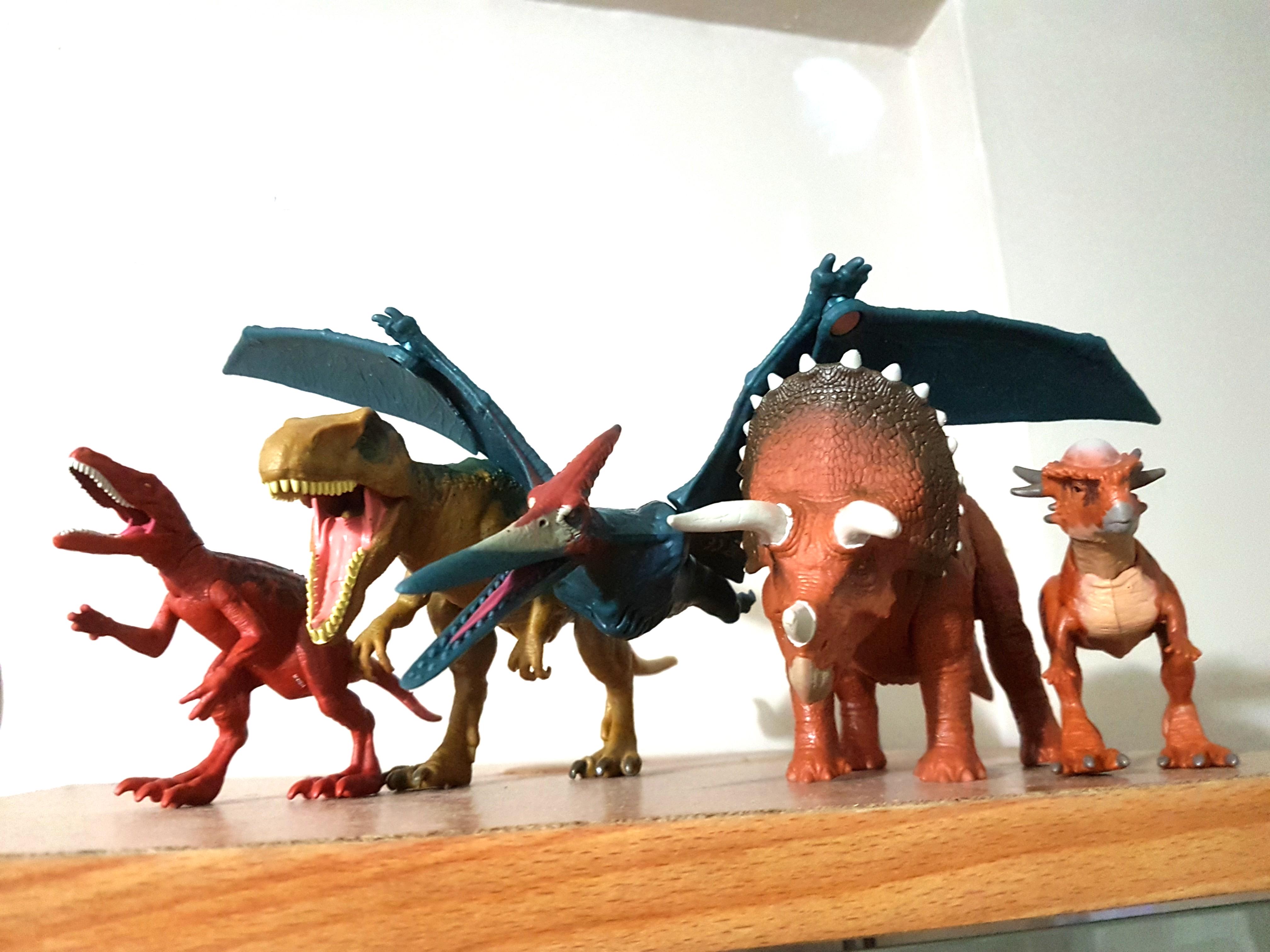 Roarivores pteranodon top