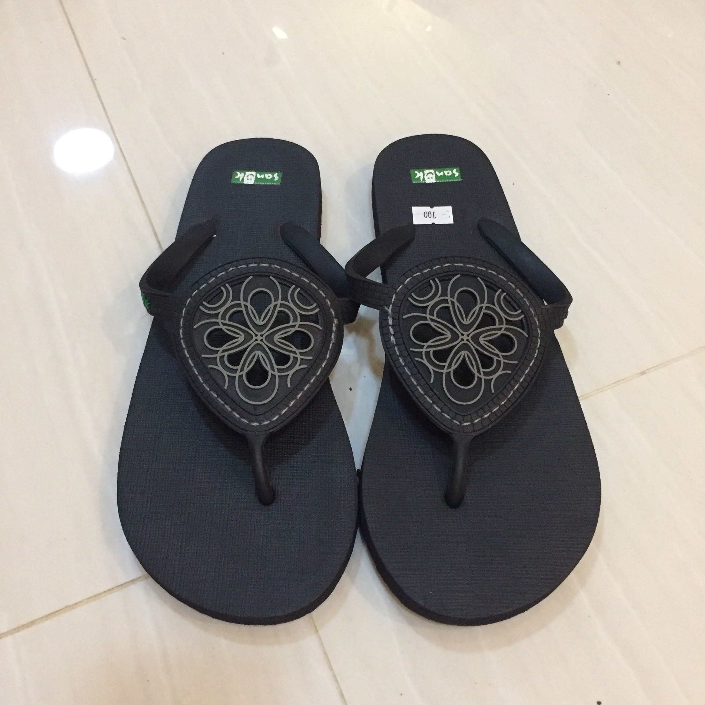 sanuk slippers