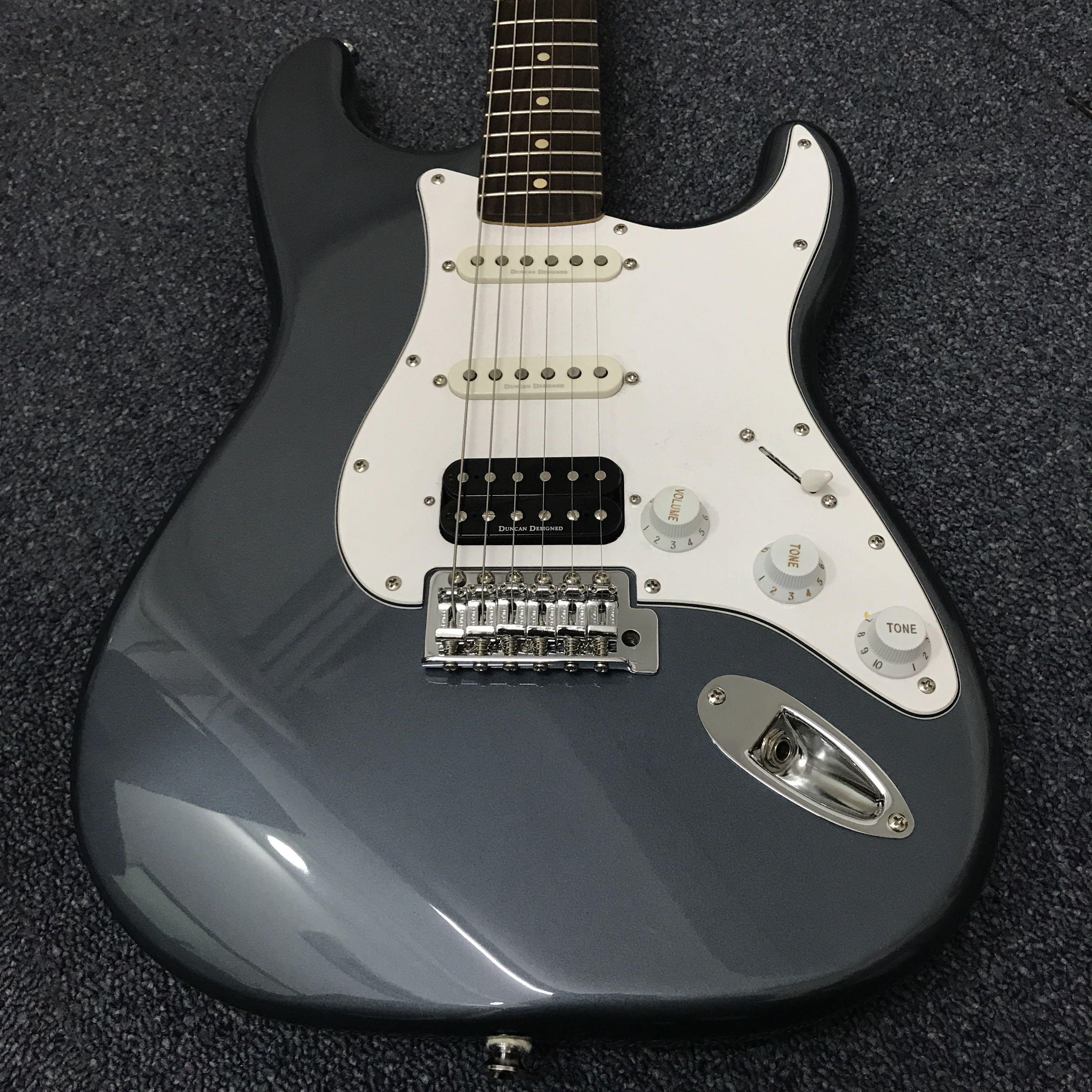 Squier vintage modified stratocaster HSS