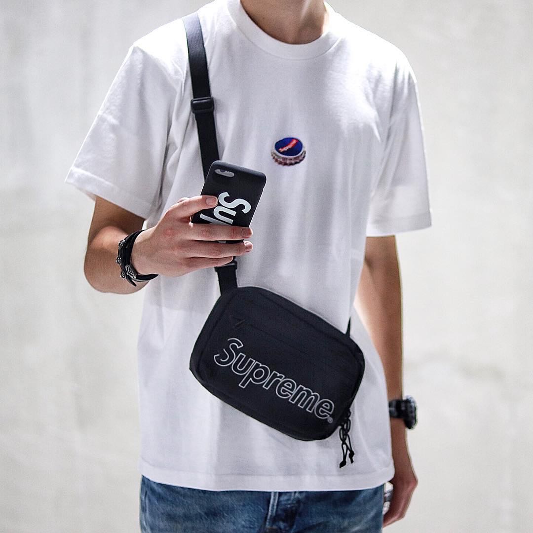 Supreme FW18 Bottlecap Tee
