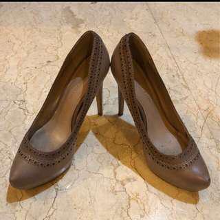 High heels charles & keith