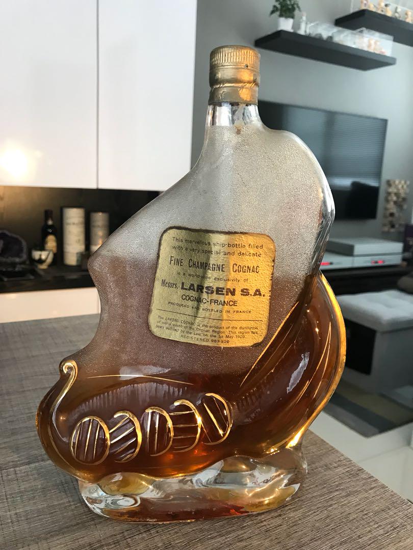 ✤INVINCIBLE COGNAC LARSEN S.A. 置物