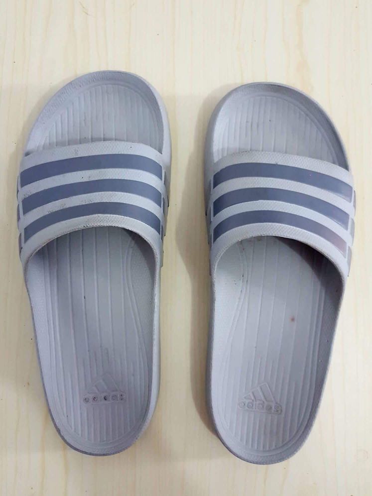 adidas slip on flip flops
