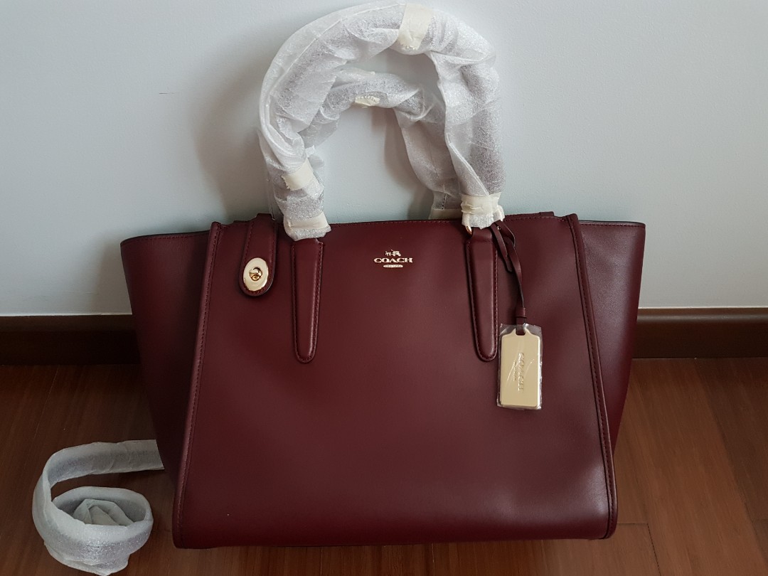 Coach bag 33545 LIBLK Crosby carryall tote bag Maroon, Luxury, Bags &  Wallets on Carousell