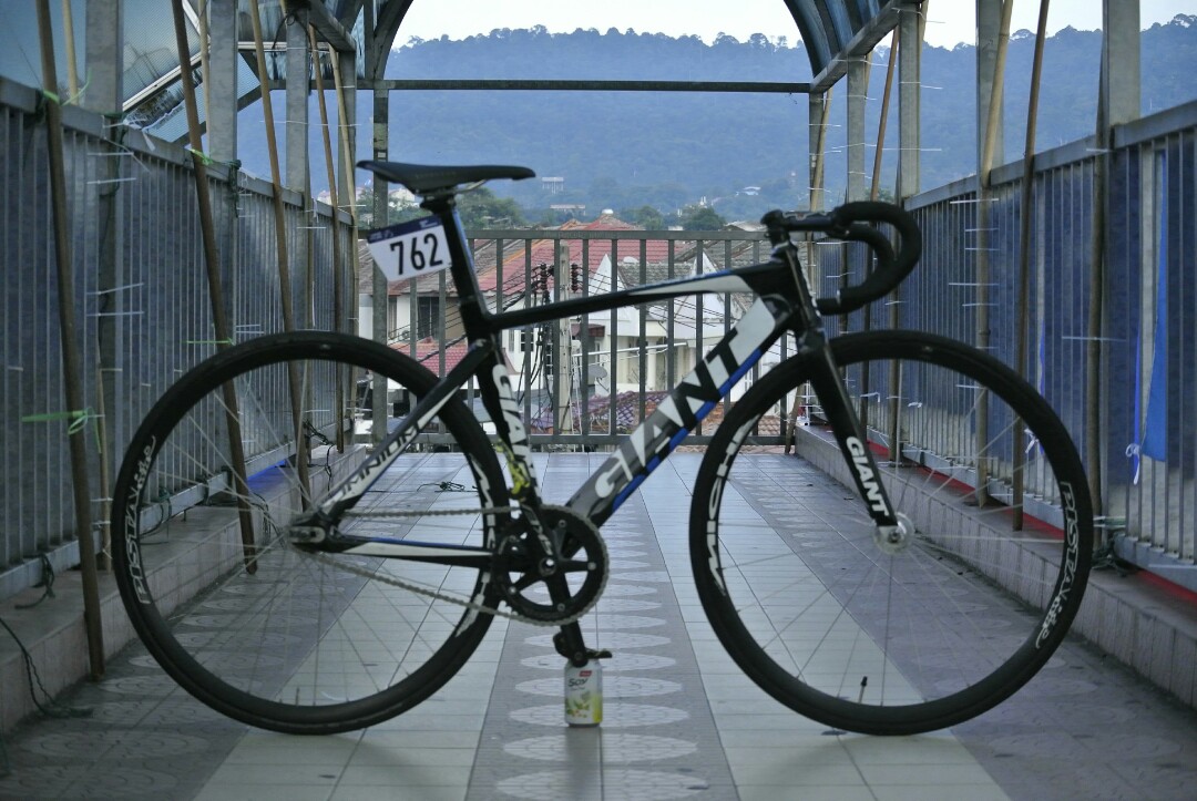 Giant omnium shop track bike