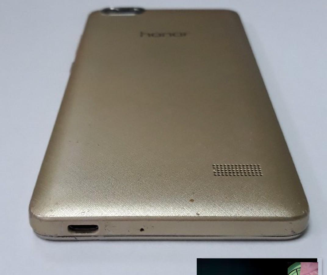 HUAWEI Honor 4c (Category: Huawei) located in Quezon City. Submitted by nanananana26 (Listing ID 186562210, Image 2). Description: Used for 11months For only 3500 No issue at ang ganda pa ng cam #caroutrade #ilovesale.