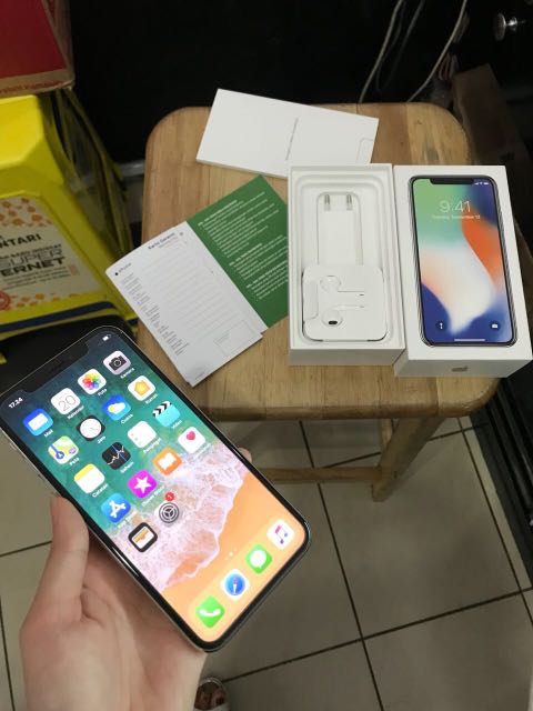 Iphone X 64gb Silver Ex Ibox Garansi Aktif Telepon Seluler Tablet Iphone Iphone X Series Di Carousell
