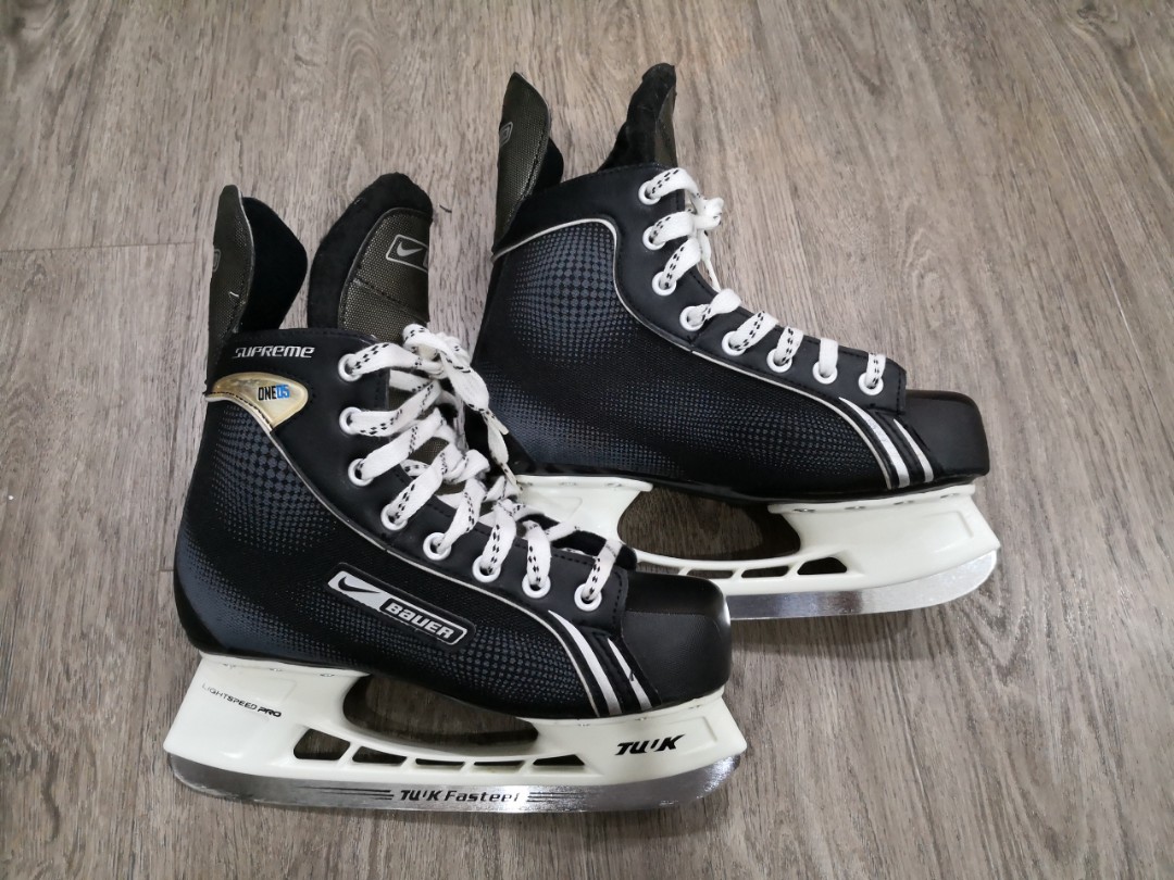 stap in Afleiding Uitbarsten Nike Bauer Supreme One05 Hockey Skates, Sports Equipment, Sports & Games,  Racket & Ball Sports on Carousell