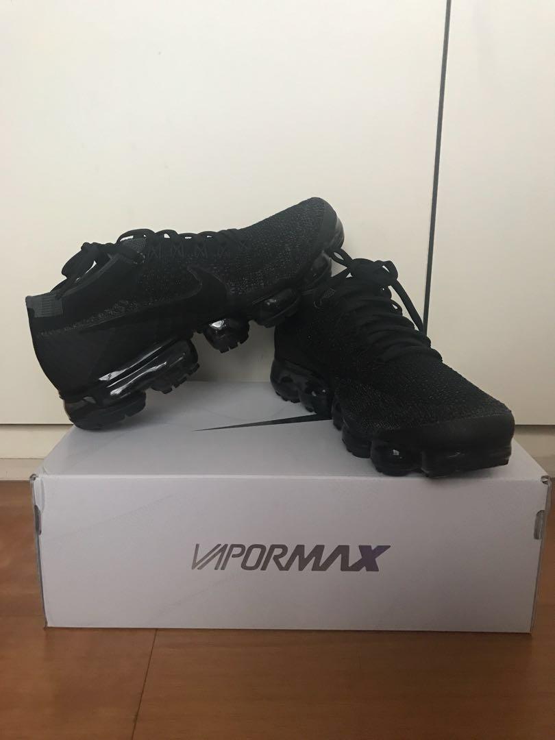 vapormax triple black womens