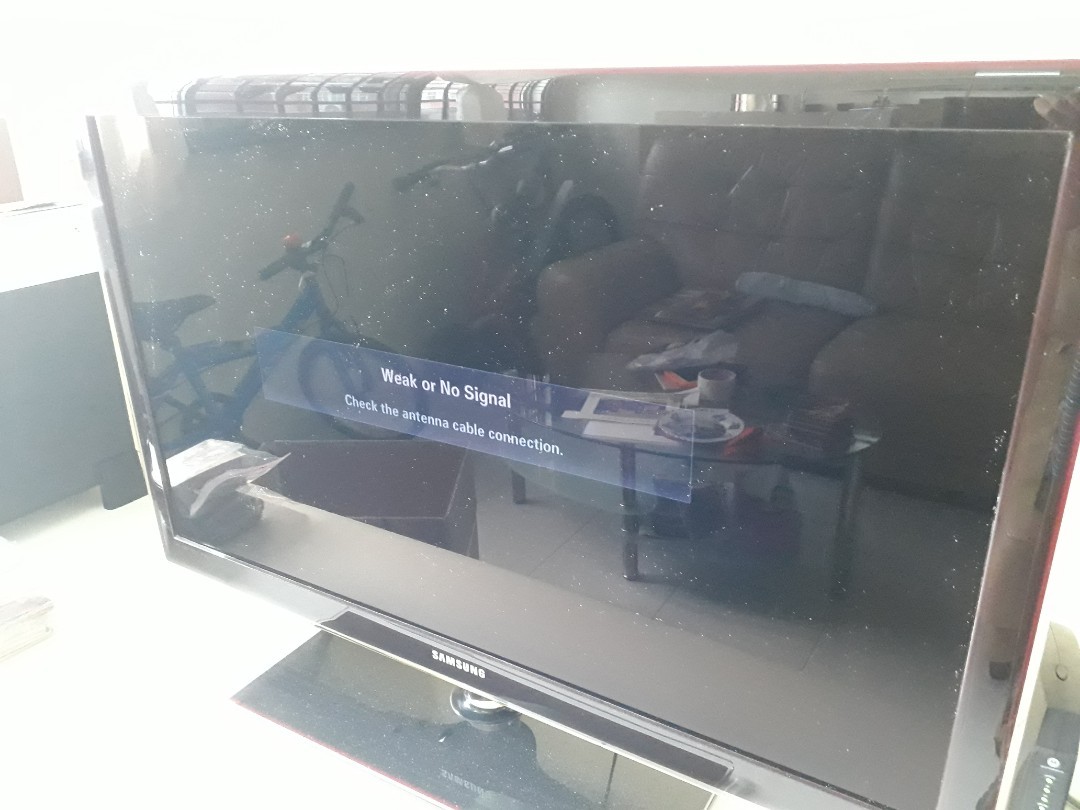 Samsung 40inch LED TV, Home Appliances, TVs & Entertainment Systems on  Carousell