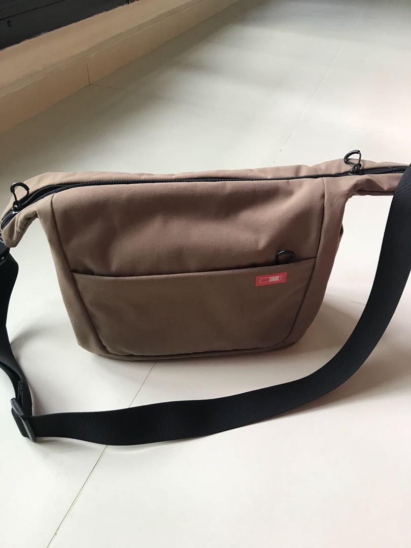 mirrorless sling bag