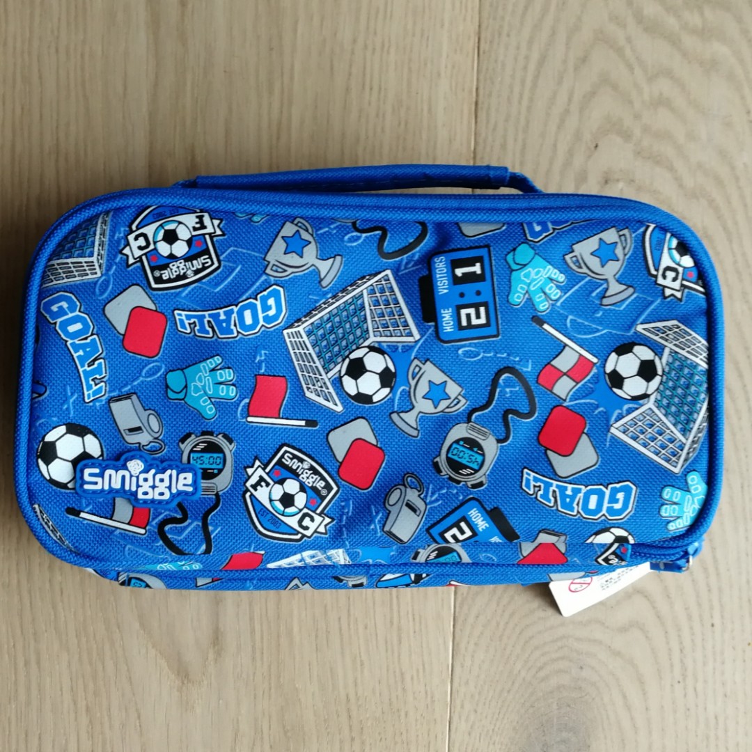 Football smiggle hotsell pencil case