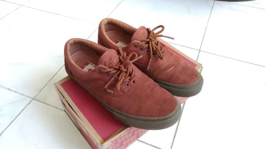 Authentic Vans Era Pro Sneakers Men s Fashion Footwear Sneakers on Carousell