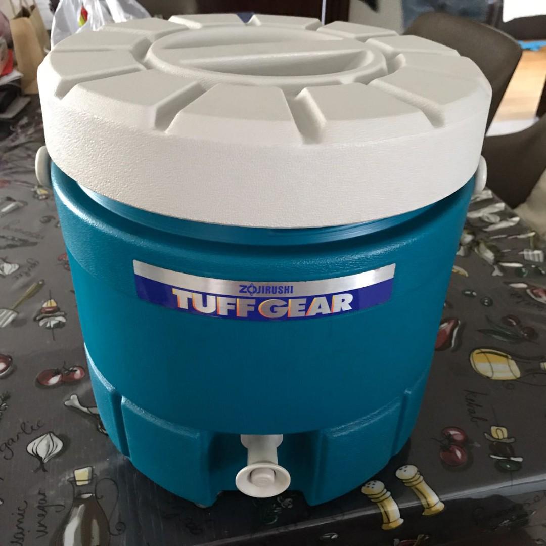 Zojirushi Tuff Gear 8 Gallons Water Jug Dispenser Outdoors