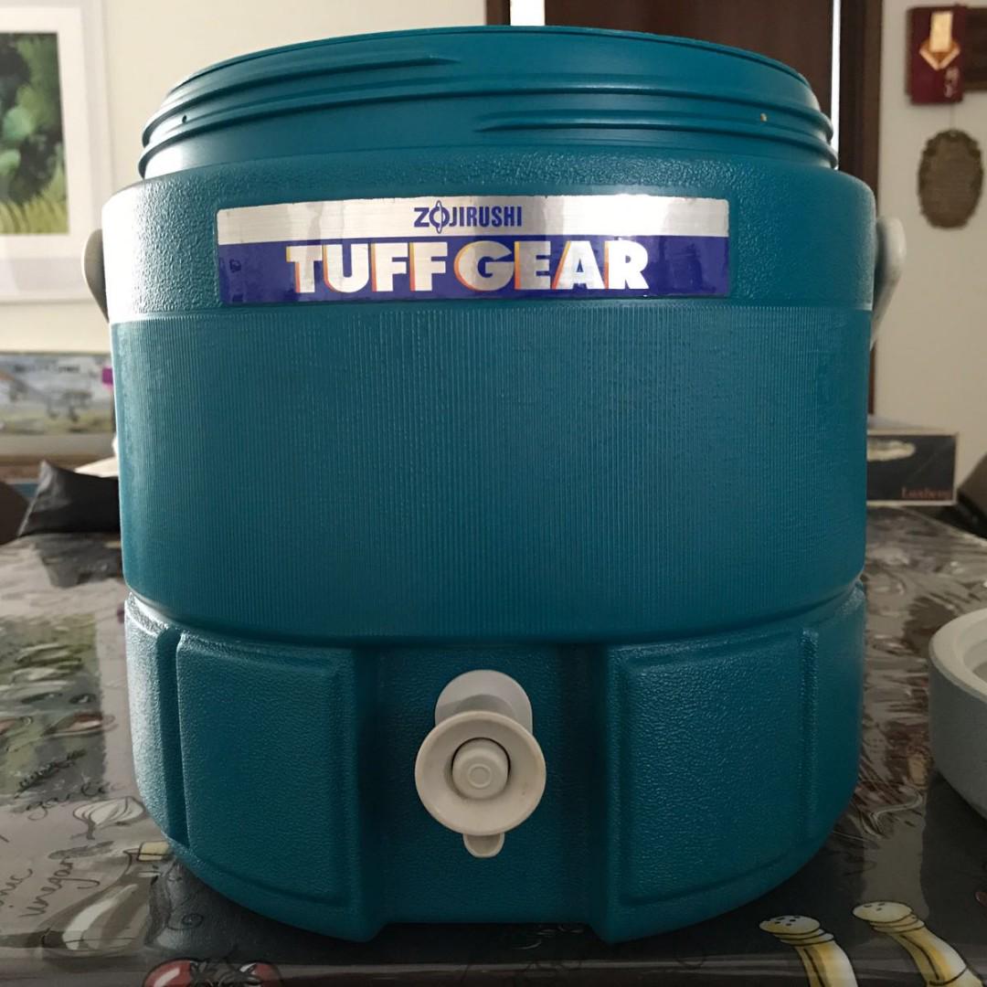 Zojirushi Tuff Gear 8 Gallons Water Jug Dispenser Outdoors