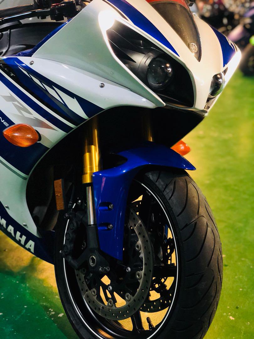 售14红牌重機跑車yamaha Yzf R1 機車 重機在旋轉拍賣