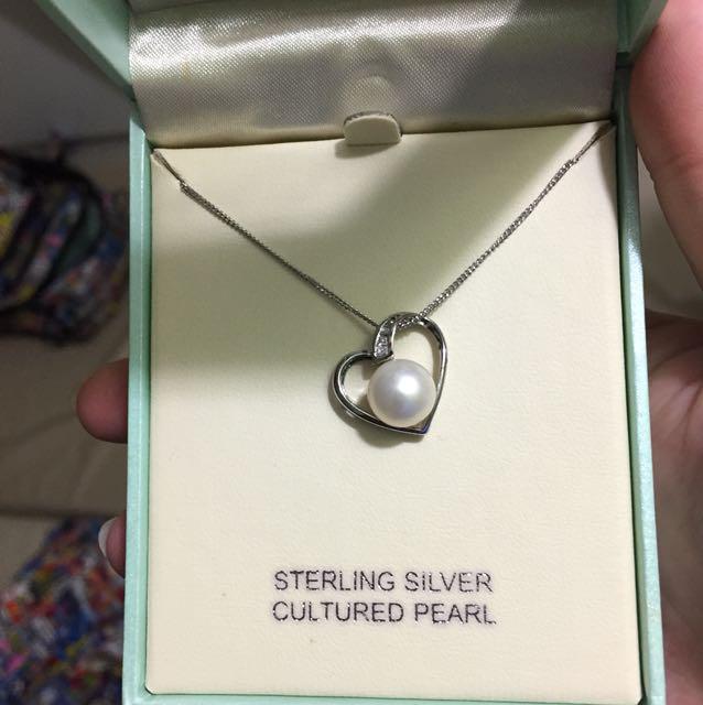 Bnib Toscow Pearl Necklace Women S Fashion Jewelry Organisers Necklaces On Carousell