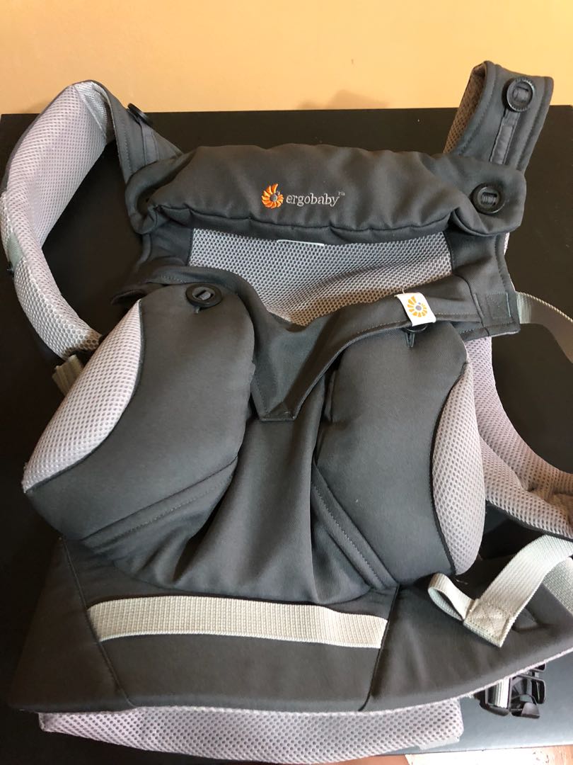 Ergobaby 360 Carrier, Babies & Kids, Going Out, Carriers & Slings on