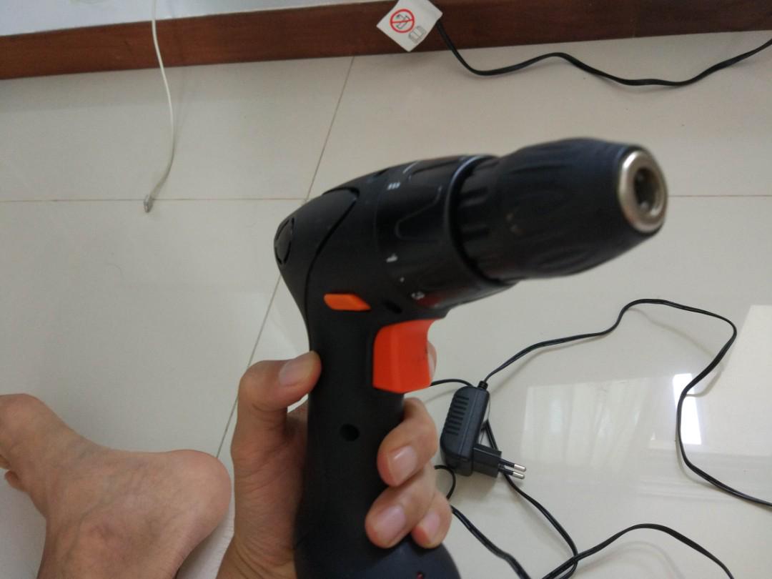 Ikea electric screwdriver, Furniture & Home Living, Home Improvement