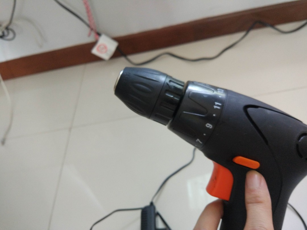 Ikea electric screwdriver, Furniture & Home Living, Home Improvement