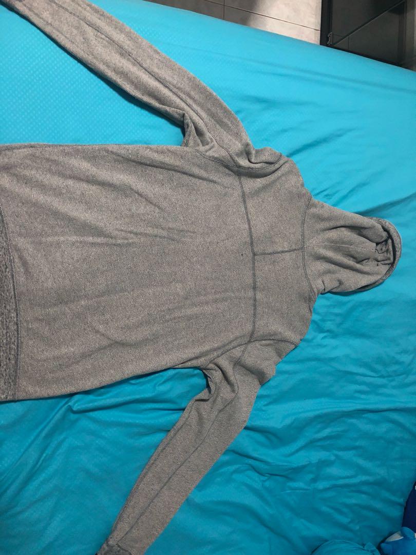 Jacket (Category: Coats, Jackets and Outerwear) located in Singapore. Submitted by hansolo1994 (Listing ID 186864063, Image 3). Description: Abercrombie and fitch jacket. Authentic and bought in US. Wore 2 times but selling it away as it is too small. Design only available in the US and cannot be found in SG. Grab it while it is still here.