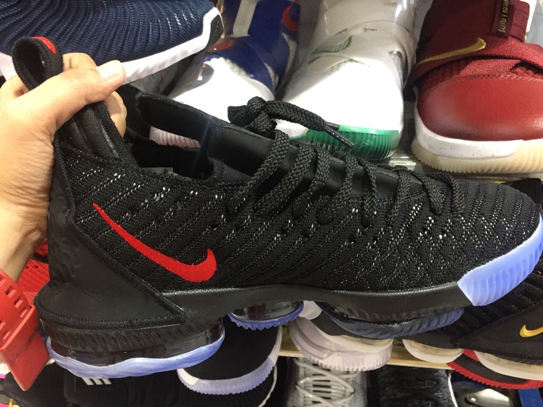 lebron 16 size 11.5