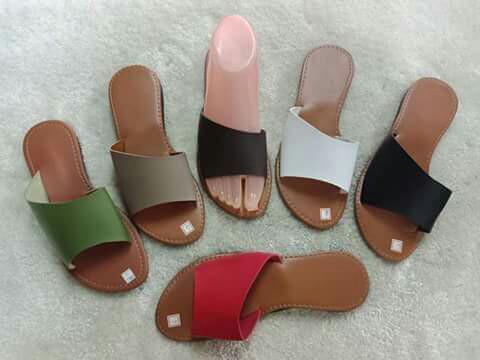 Marikina flats (Category: Flats & Sandals) located in Quezon City. Submitted by ptyyyy (Listing ID 186728362, Image 2). Description: PRE-ORDER Sizes: 5,6,7,8,9 * NO "when worn" photos. * 24hrs reservation only! * Joy reservers will be posted. * NO return/exchange. OPEN FOR RESELLERS..