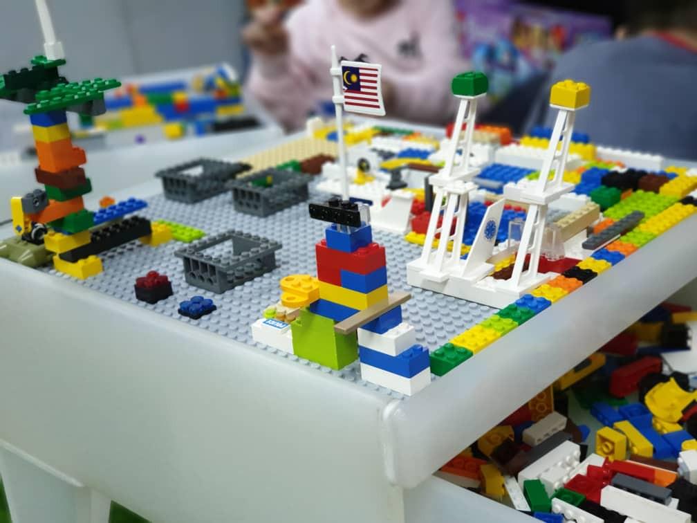 Modern 2 In 1 Lego Table And Kids Activity Table Come With Hidden