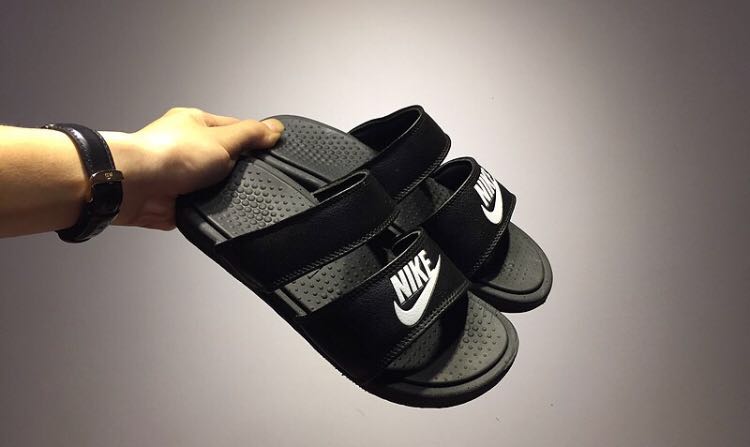 nike slippers grey colour