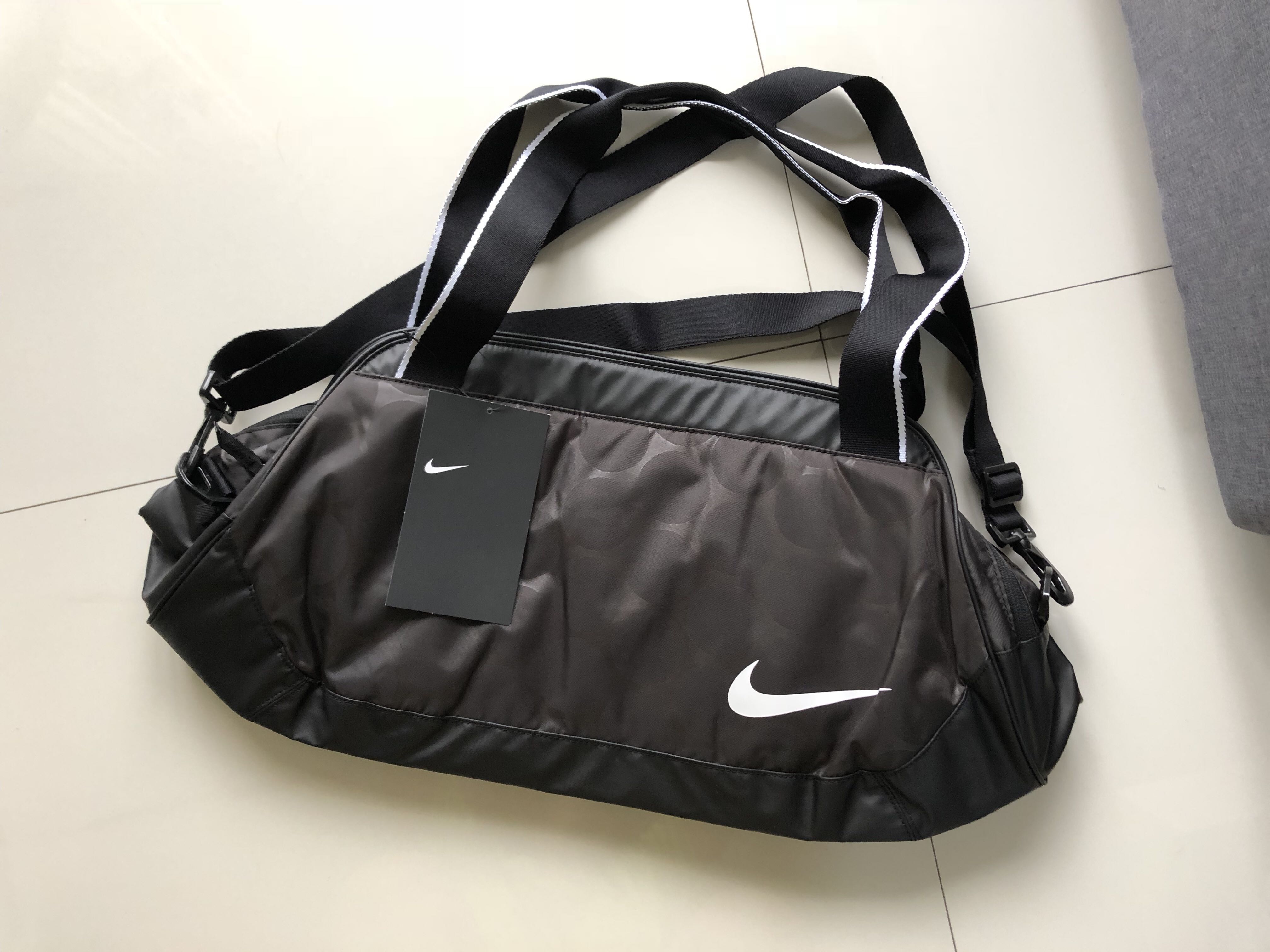 nike overnight bag