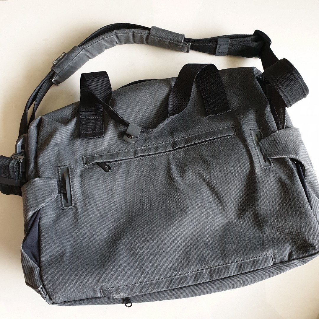 Pacsafe Intasafe Z400 Men s Fashion Bags Sling Bags on Carousell
