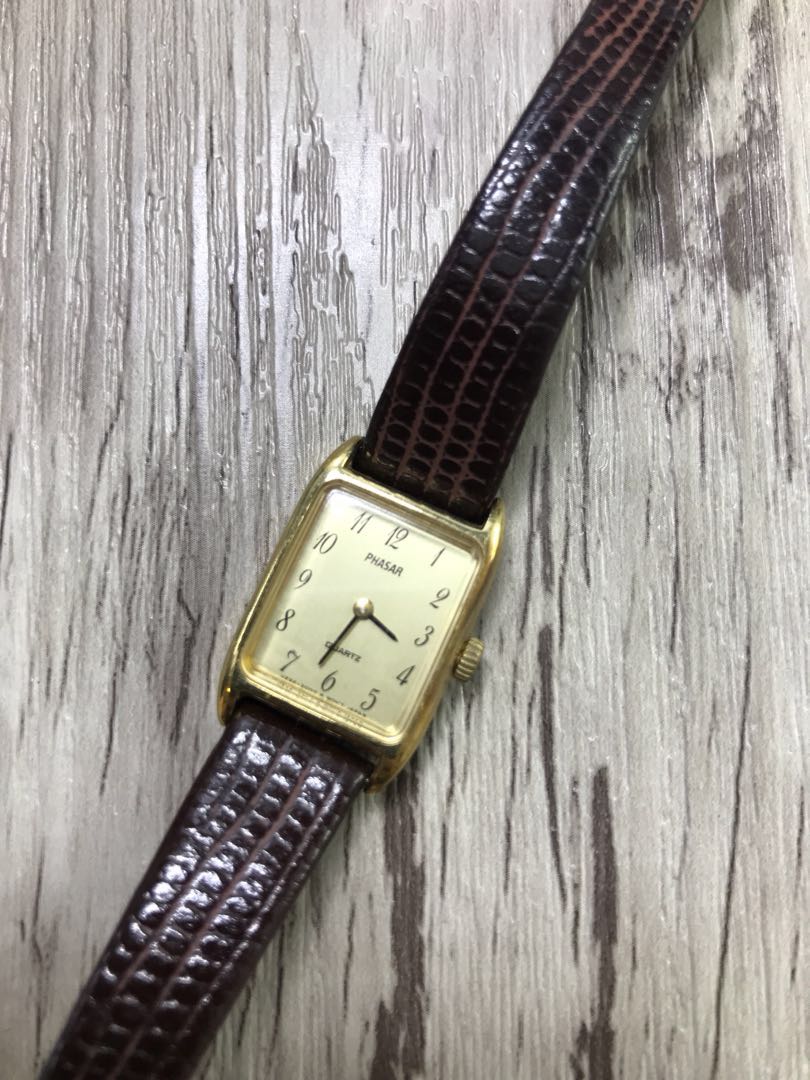 Phasar outlet quartz watch