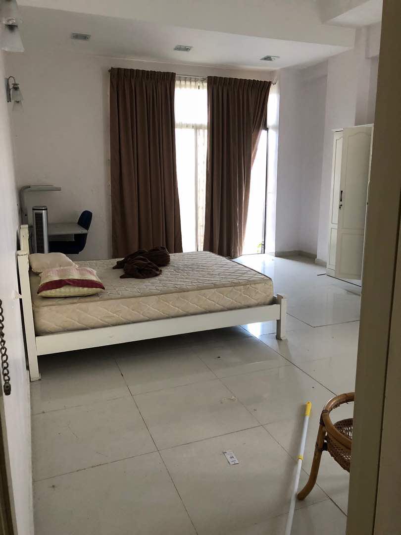 Spacious Master Single Room For Rent With Attached Bathroom