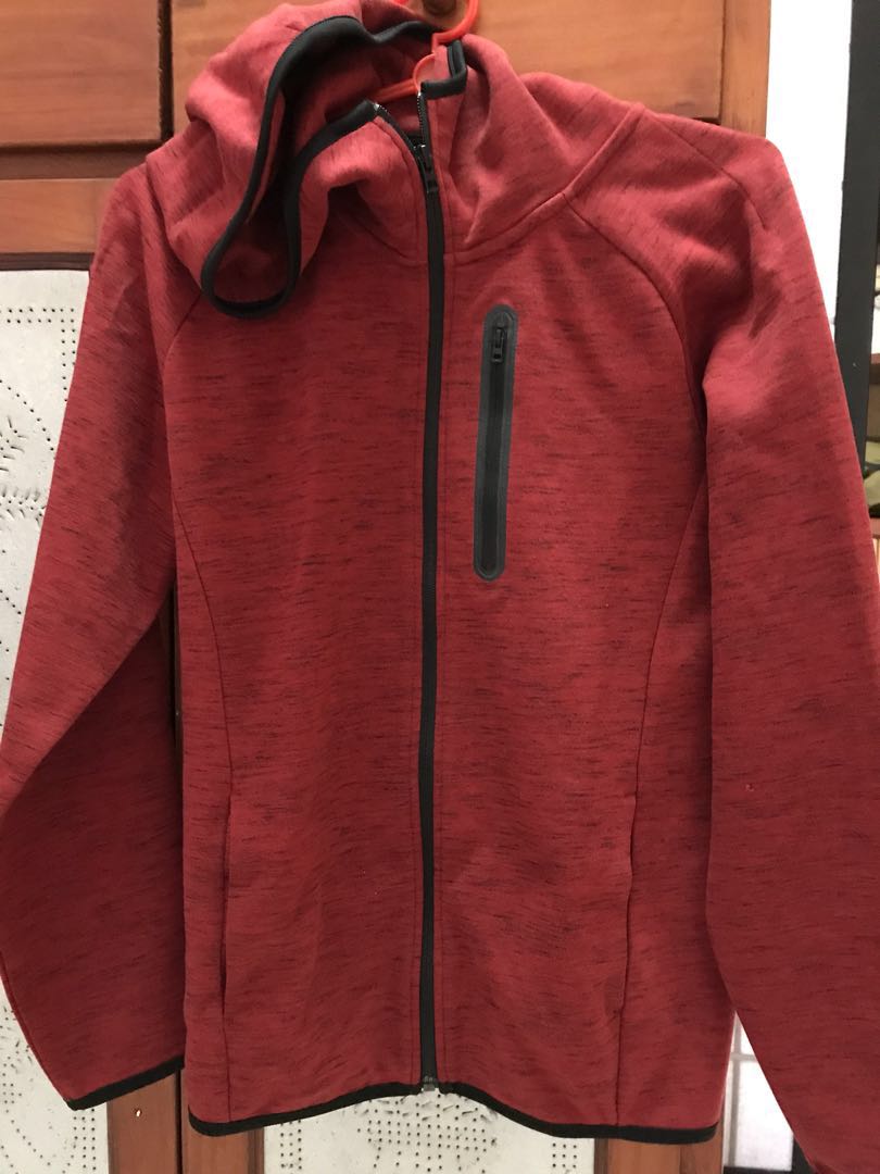 red hoodie uniqlo
