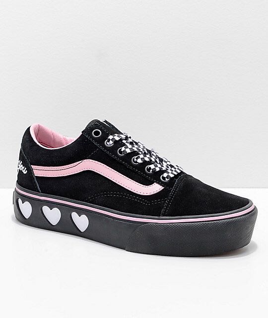 Black and sale pink heart vans