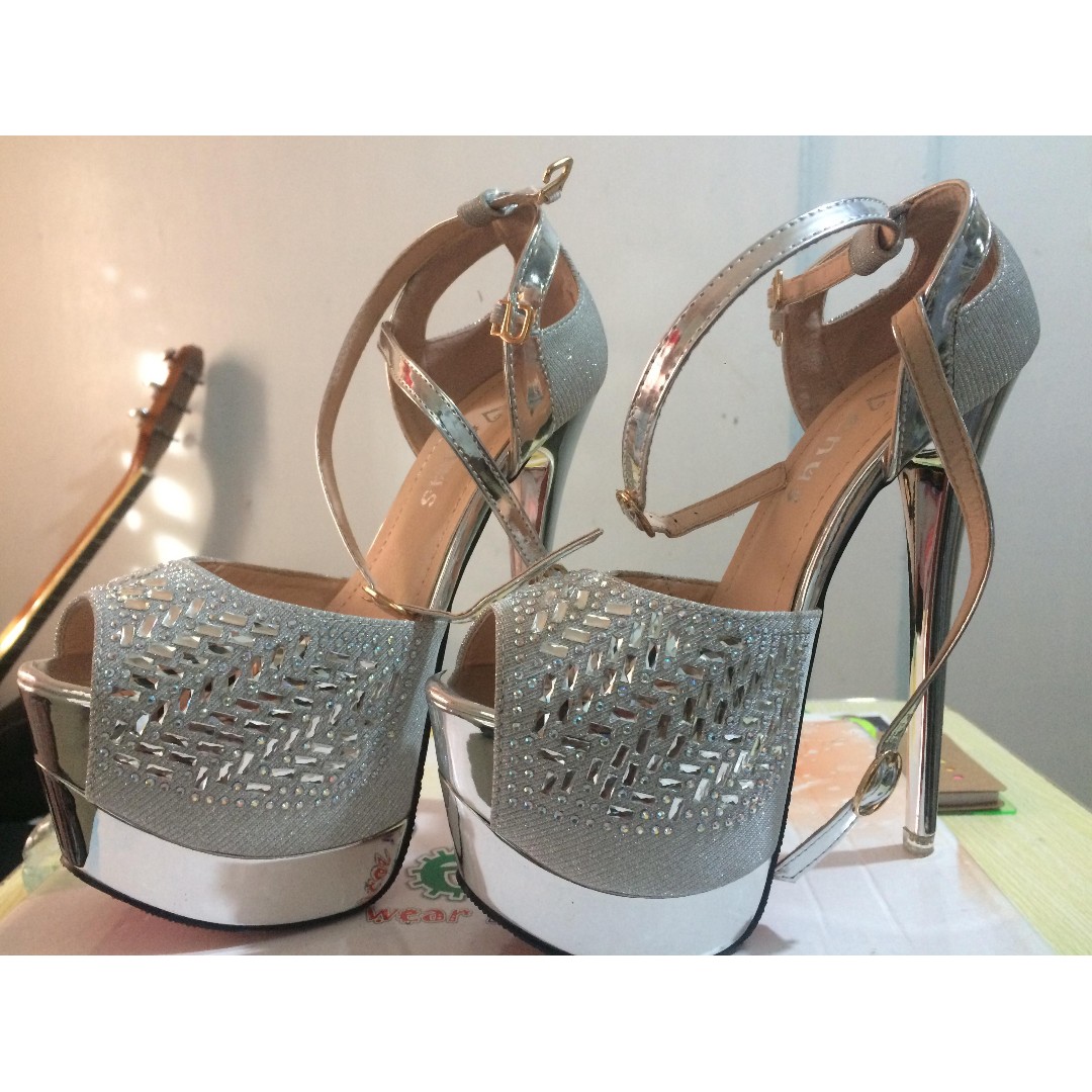 venus silver heels